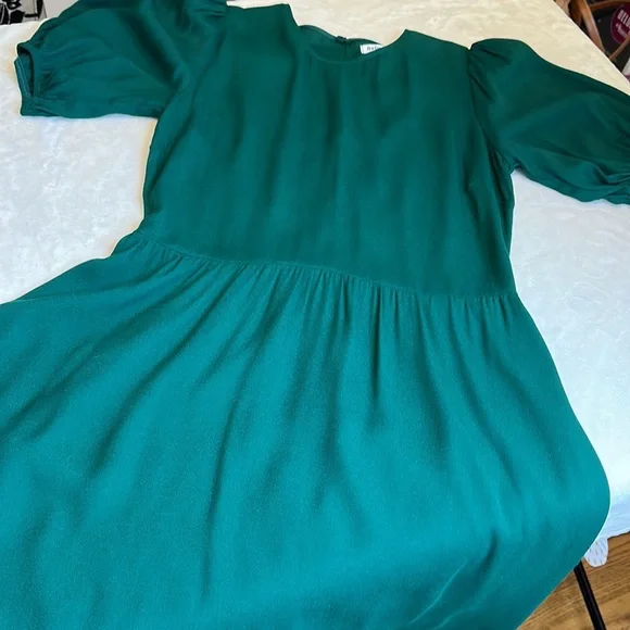 REFORMATION Dulce Mini Puff Sleeve Dress in Emerald, 8 - Picture 14 of 16